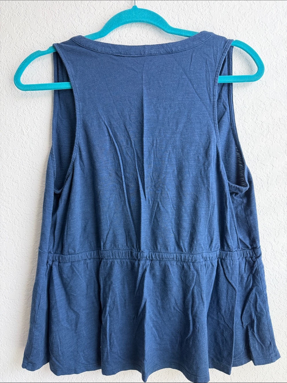 Y2K Banana Republic Navy V-Neck Sleeveless Tank - Picture 2 of 6